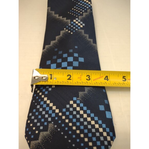 Johnny Carson Blue Geometric Polyester Necktie Vintage 70s Tie - Picture 7 of 7
